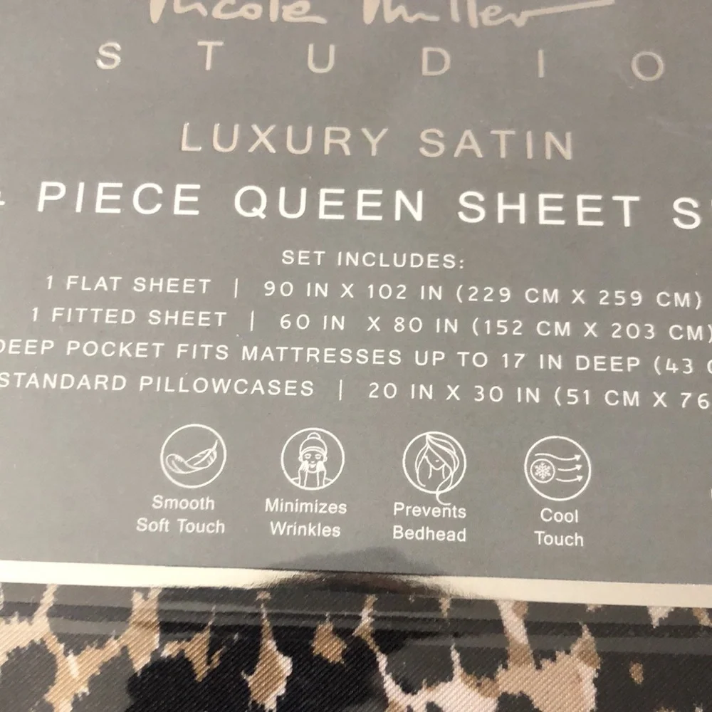Nicole Miller bold set pattern